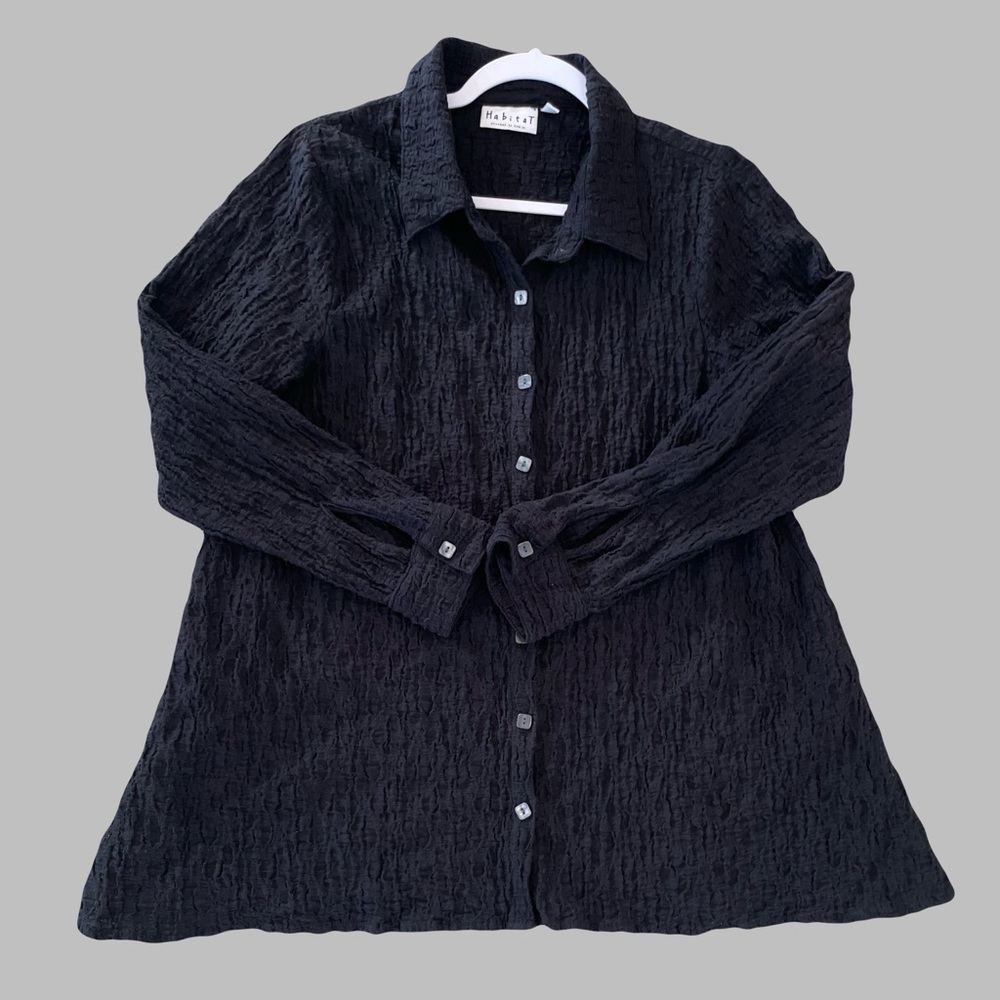 Habitat Button Up Textured Blouse Womens Medium Black Relaxed Fit Slight Flare